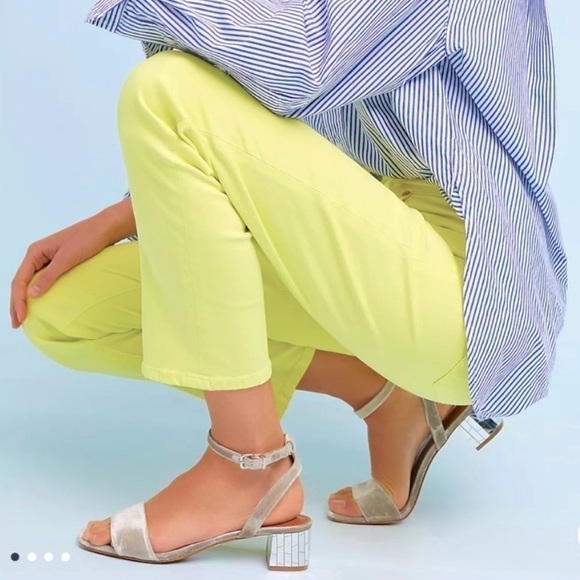 CofH Cara High Rise Cigarette Jeans in Neon Blaze Yellow Size 24 - Picture 2 of 16